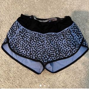 Lululemon vintage speed up shorts 2.5” size 4